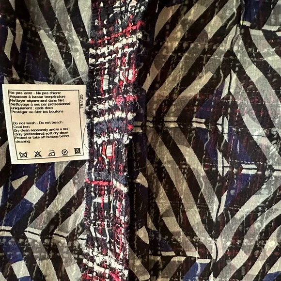 Chanel 08A Boucle Tweed Knee-Length Skirt 2008 Fall Collection by Karl Lagerfeld - Picture 12 of 16